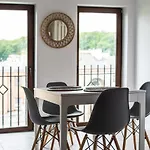 Spacious 3city With Four Bedrooms And Desk In By Renters