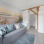 Spacious 3city With Four Bedrooms And Desk In By Renters Apartman *