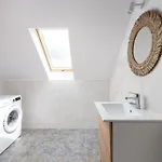 Apartman Spacious 3city With Four Bedrooms And Desk In By Renters