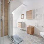 Spacious 3city With Four Bedrooms And Desk In By Renters Apartman *