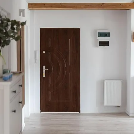 Spacious 3city With Four Bedrooms And Desk In By Renters アパート グディニャ