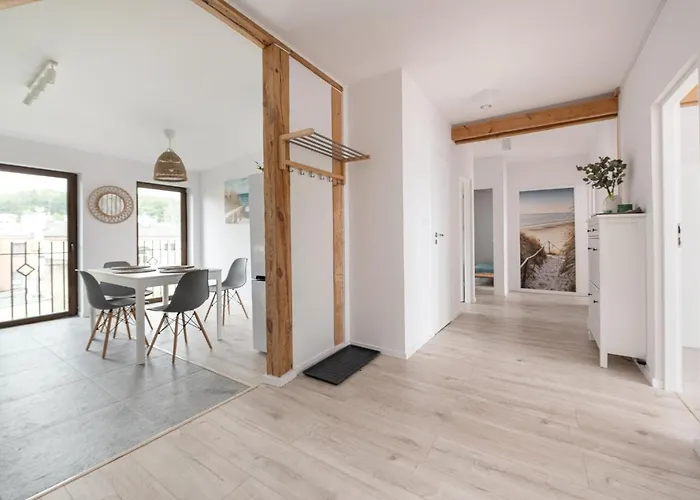 Apartmán Spacious 3city With Four Bedrooms And Desk In By Renters *