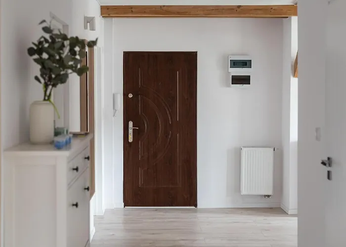 Spacious 3city With Four Bedrooms And Desk In By Renters Apartament Gdynia